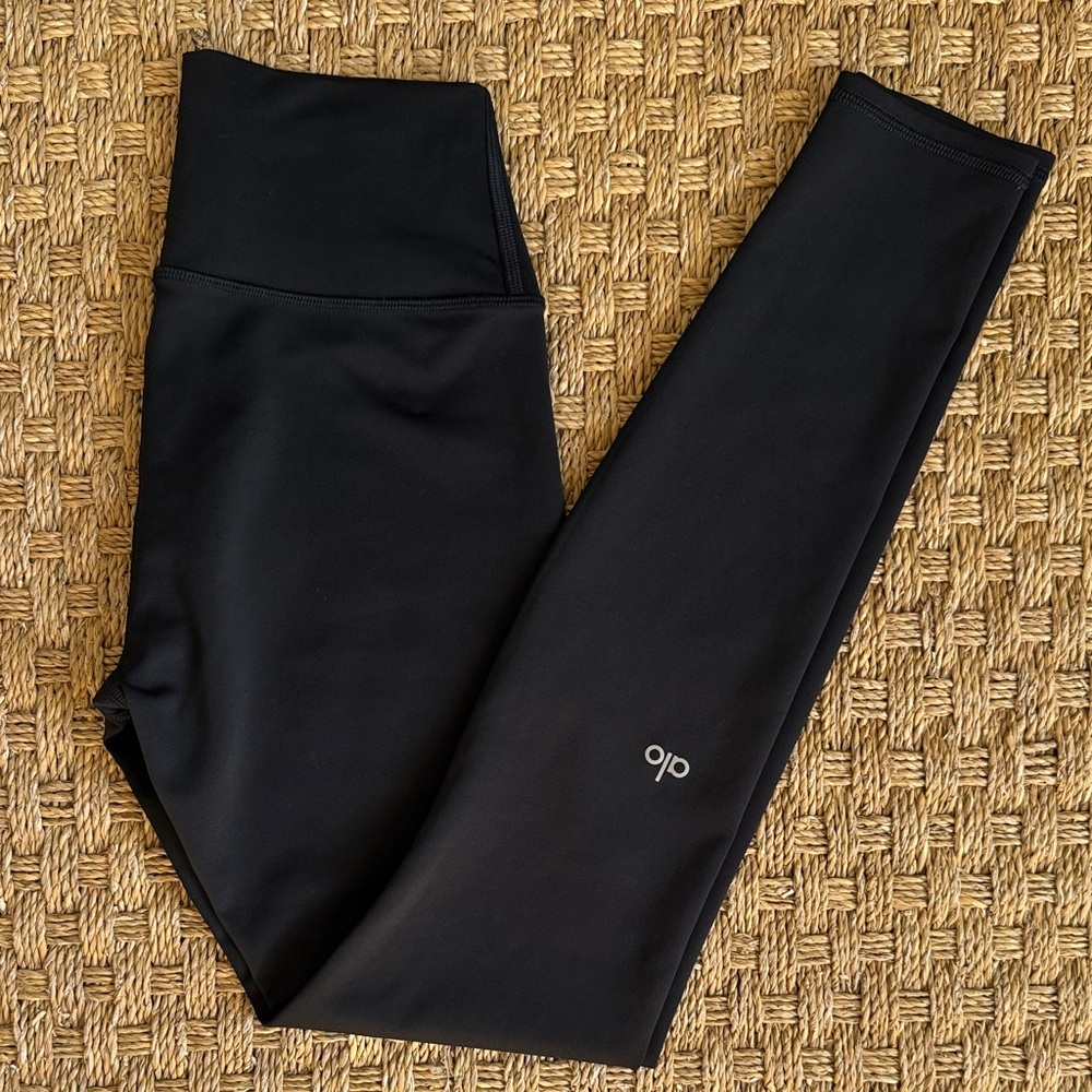 ALO Yoga Airlift Black High-Waist Leggings full length